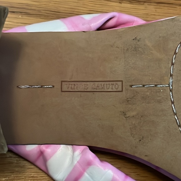 Vince Camuto pink and white sandals - Picture 5 of 5
